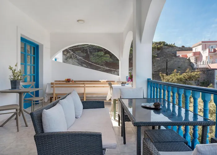 Glaros Πανσιόν