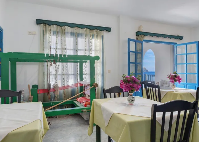 Πανσιόν Glaros 3*