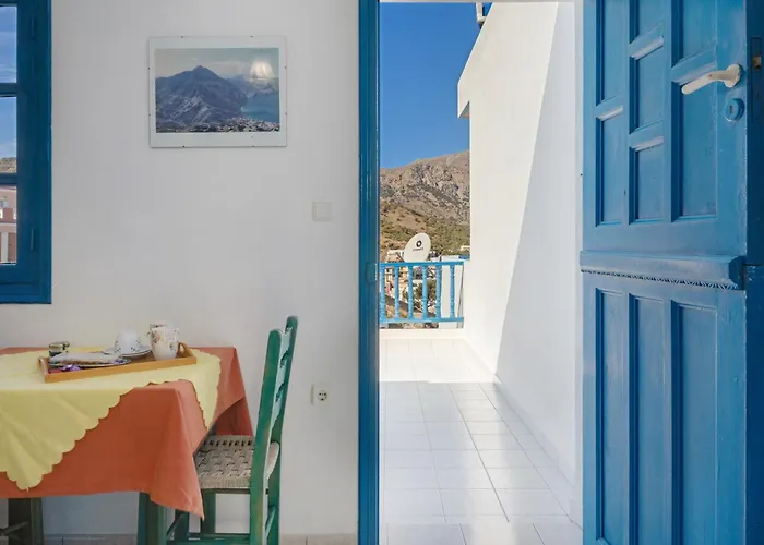 Πανσιόν Glaros 3*